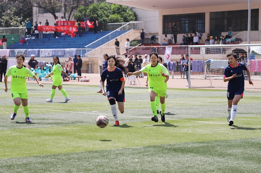 西安翻译学院女子足球队夺得省级联赛冠军即将冲击西北大区赛